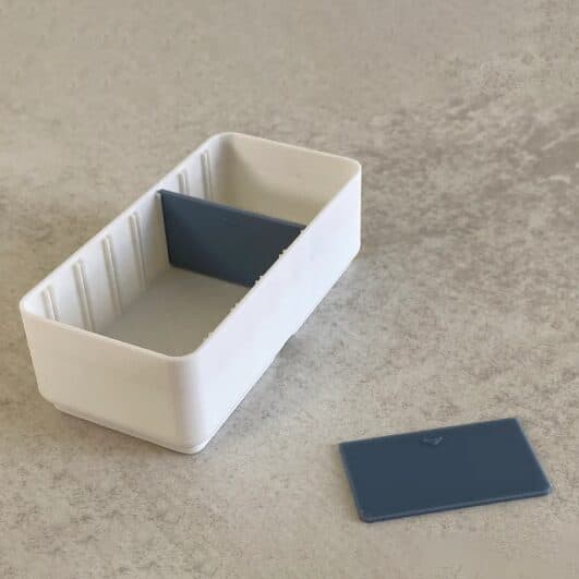 Gridfinity Bin with Removable Dividers