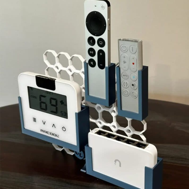 Universal Item Holder